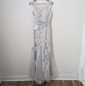 NWT MGNY Madeline Gardner Silver Sequin Floral Lace Satin Tulle Embellished Gown